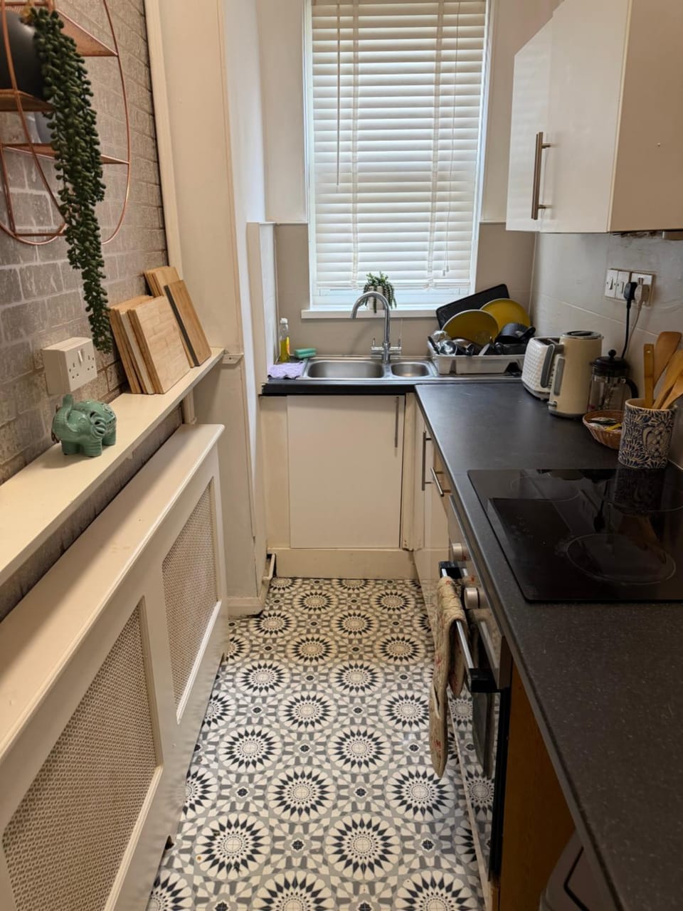 Kitchen or kitchenette, kitchen