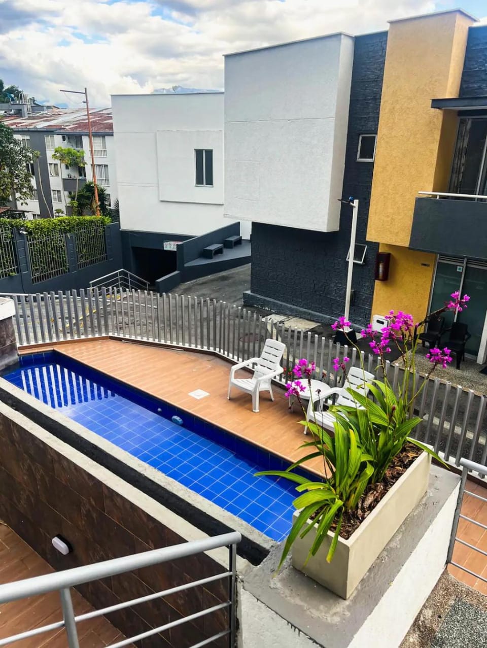 Apartamento de 3 habitaciones al Norte de Armenia - excelente ubicación - parqueadero privado Apartment in Armenia