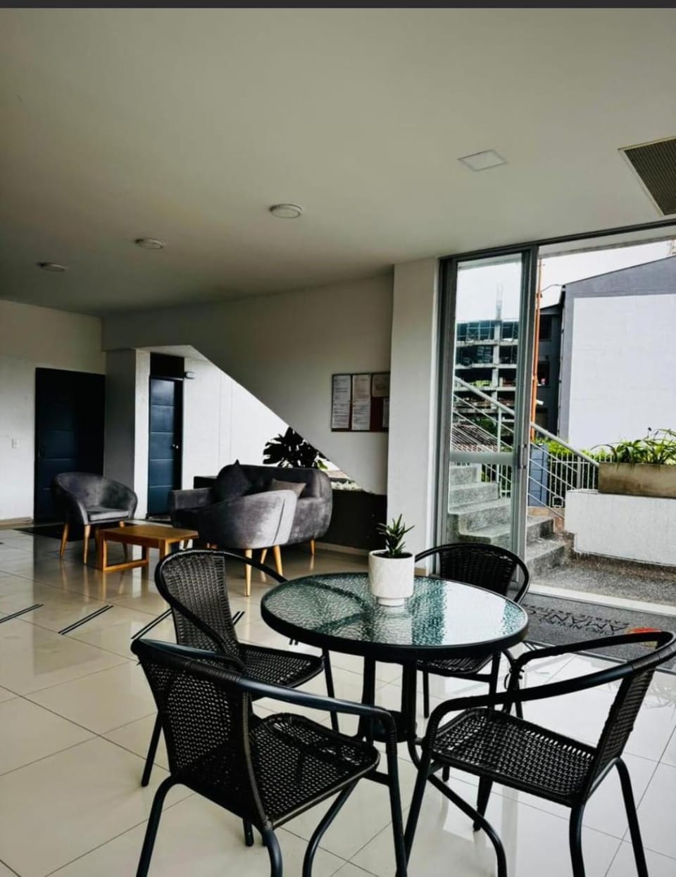 Apartamento de 3 habitaciones al Norte de Armenia - excelente ubicación - parqueadero privado Apartment in Armenia