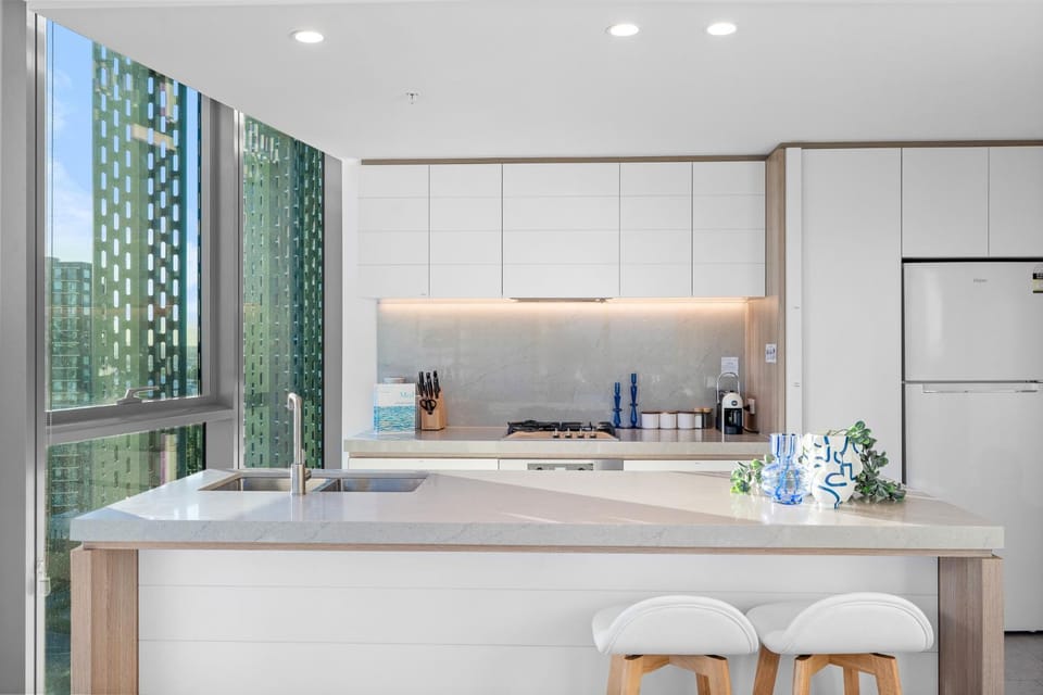 Broadbeach Ocean View Luxury Residences - The Signature Apartment in Gold Coast