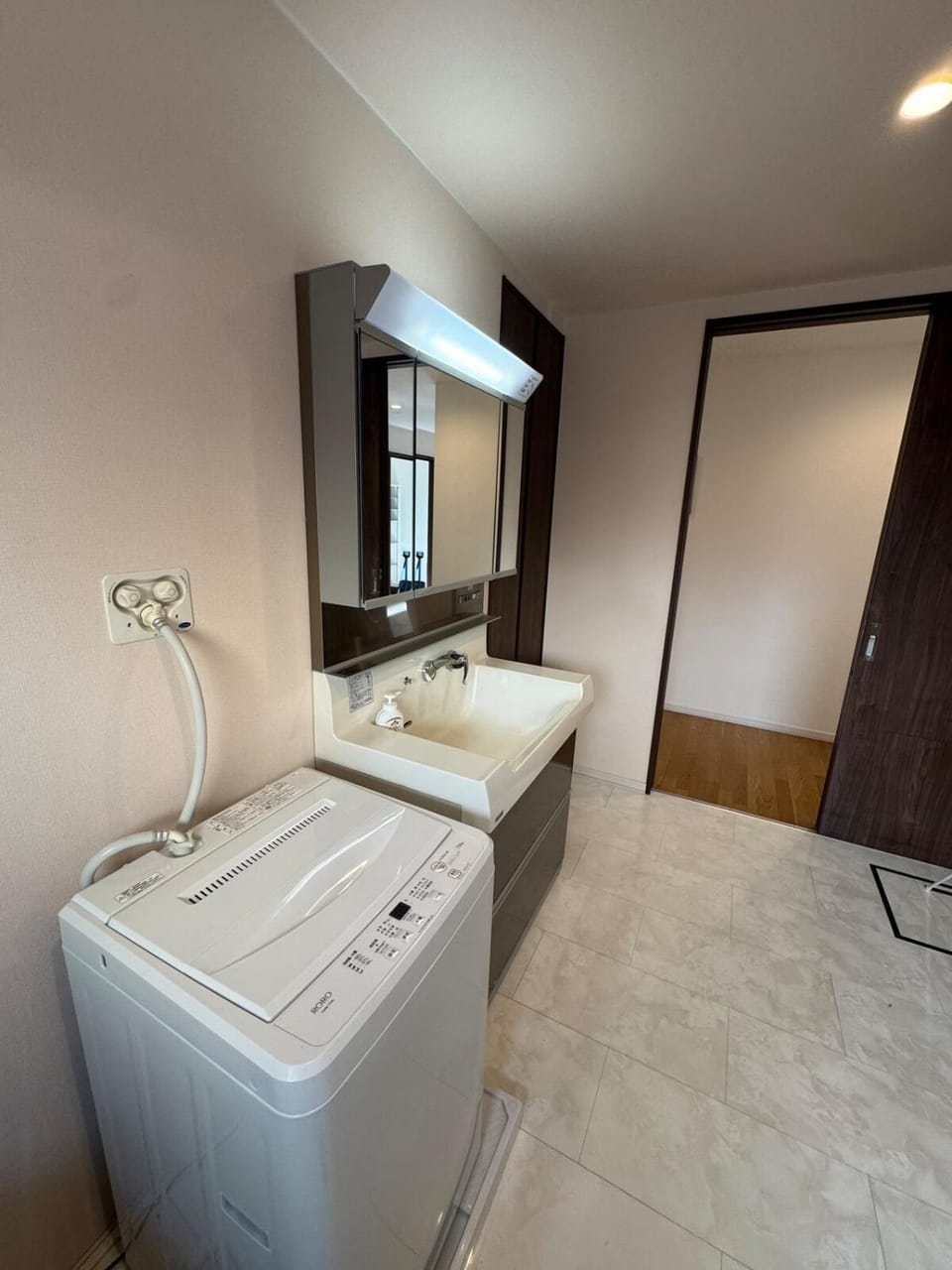 Bathroom, washing machine