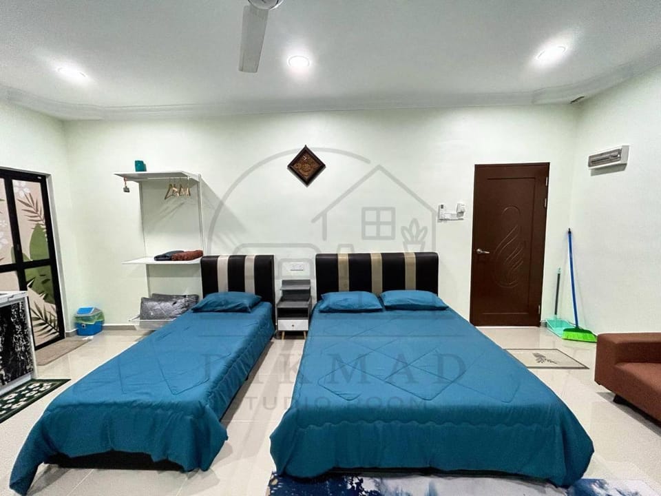 Bed, Bedroom, air conditioner