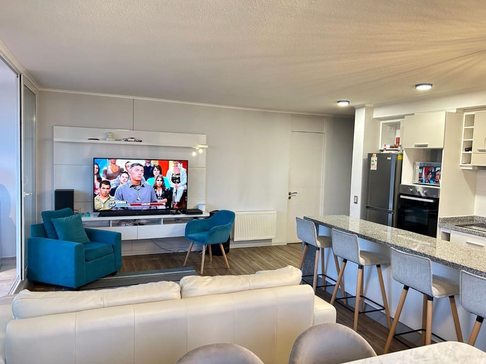 Communal lounge/ TV room, TV and multimedia, Living room
