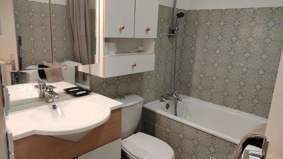 Cozy Studio Apartment Close to Melun and Vaux-le-Penil Apartment in Île-de-France