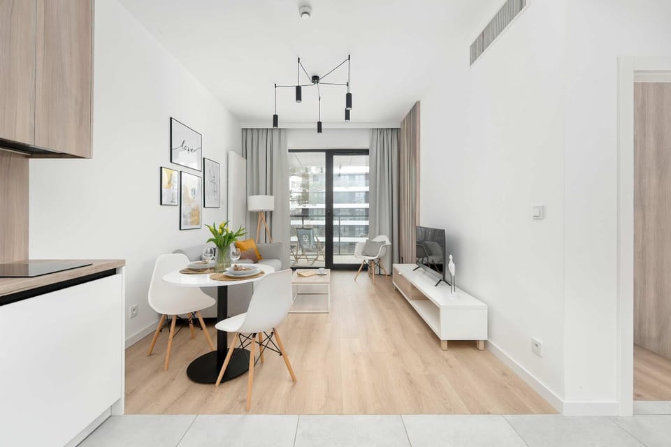 TV and multimedia, Kitchen or kitchenette, Living room, Seating area, Dining area
