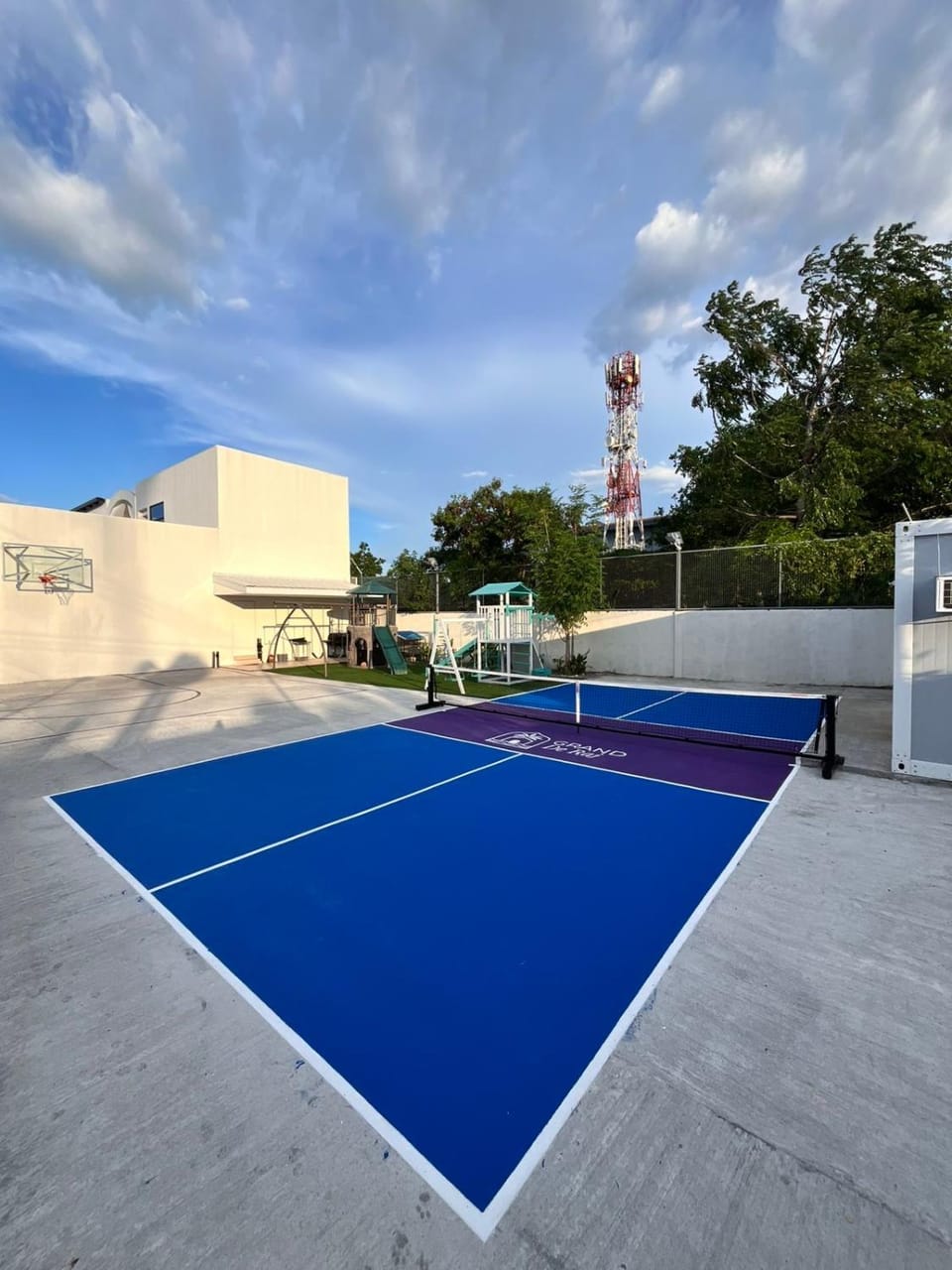Grand De Raj Villa in Angeles