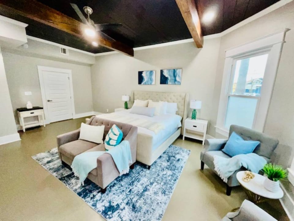 Coastal Cove Near Beach House in Galveston Island