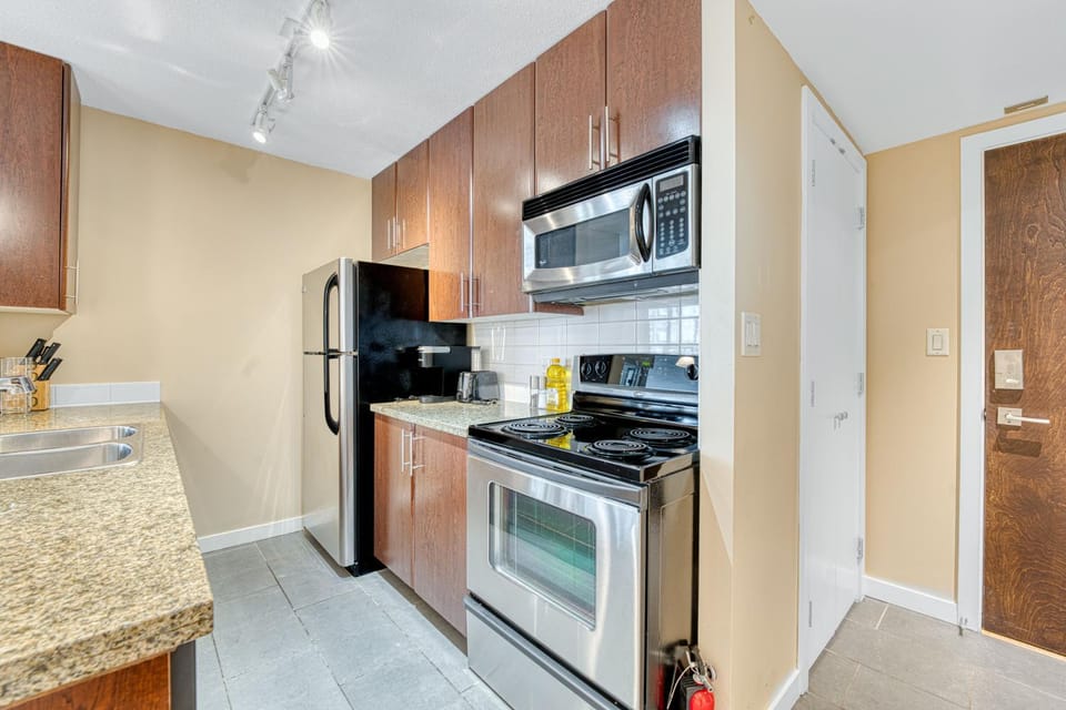 microwave, stove, kitchen
