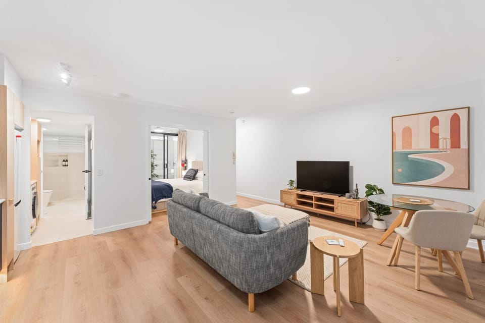 TV and multimedia, Kitchen or kitchenette, Living room