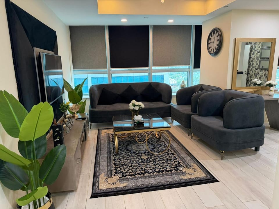 SAB Group Centaurus Luxury 2-Bed Apartment corner city view Queen Bed Mövenpick Breakfast Included apartment in islamabad Bed and Breakfast in Islamabad