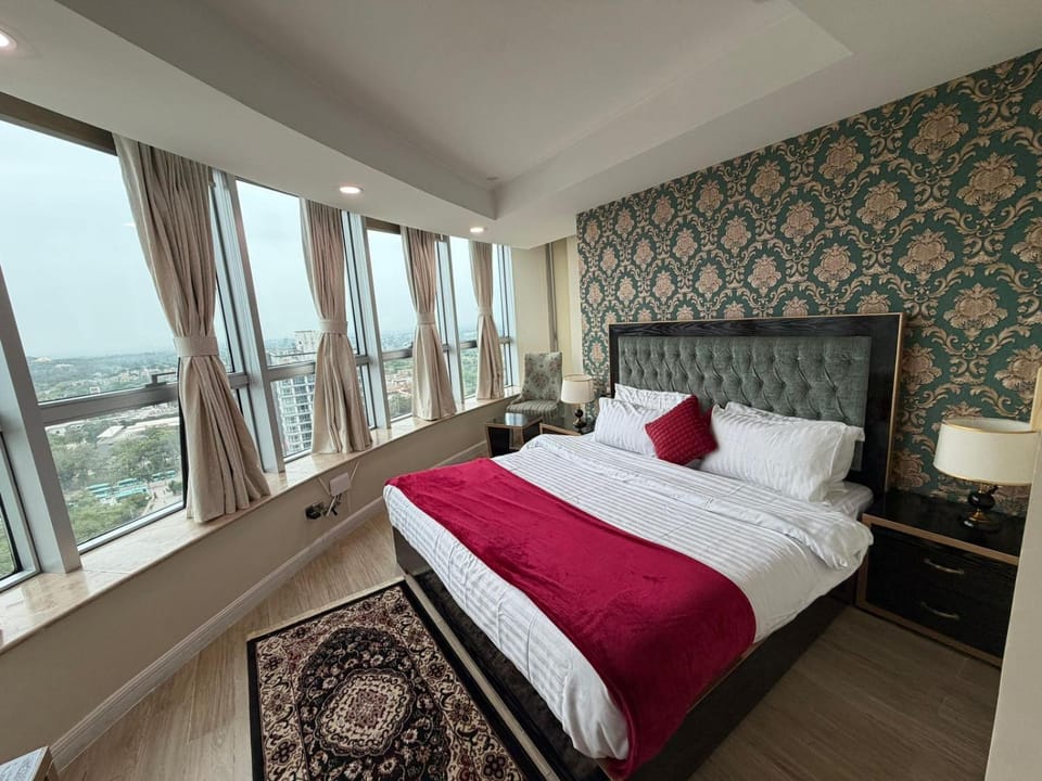 SAB Group Centaurus Luxury 2-Bed Apartment corner city view Queen Bed Mövenpick Breakfast Included apartment in islamabad Bed and Breakfast in Islamabad