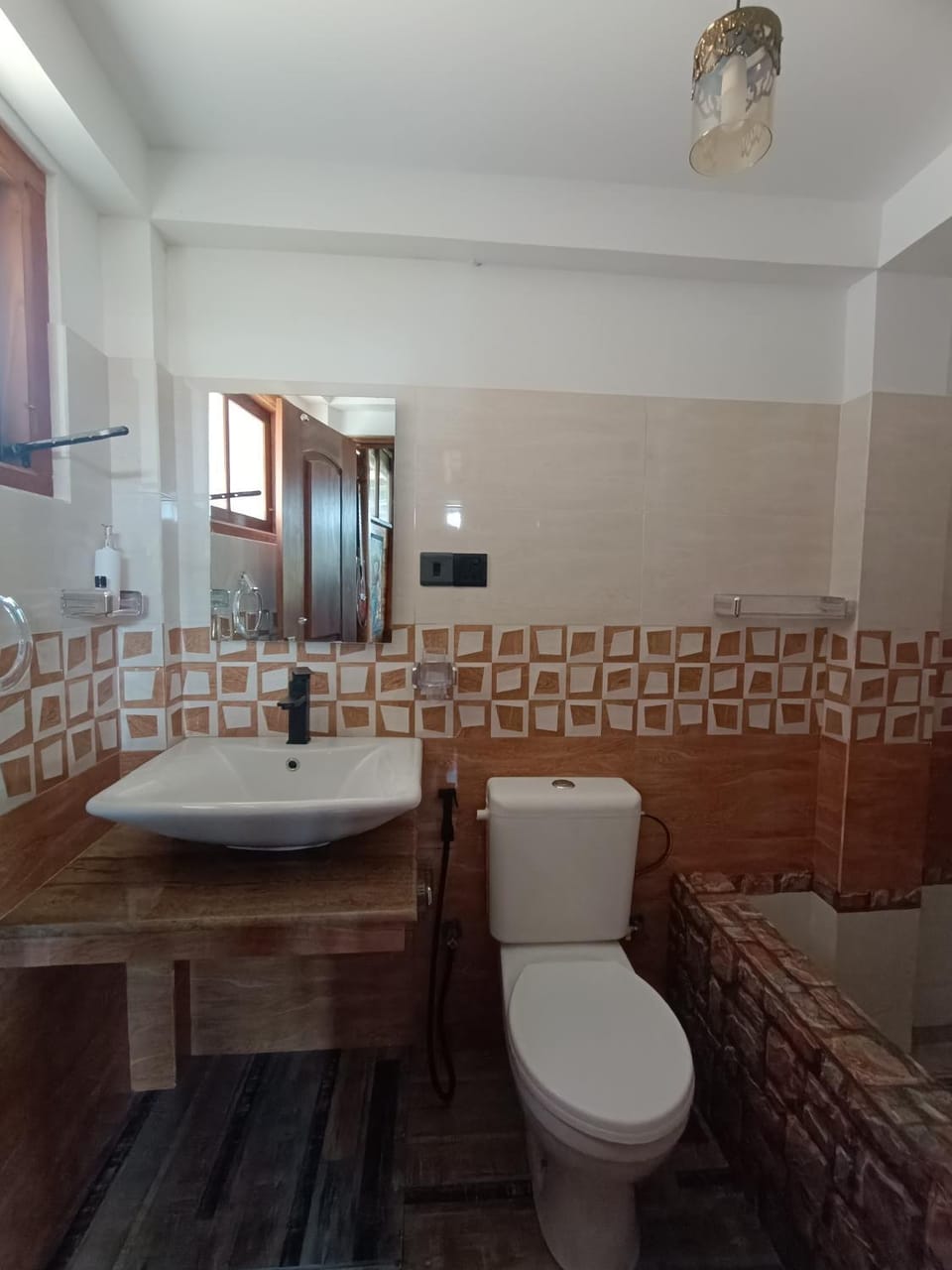 RC Quirky Wood House Campground/ 
RV Resort in Nuwara Eliya