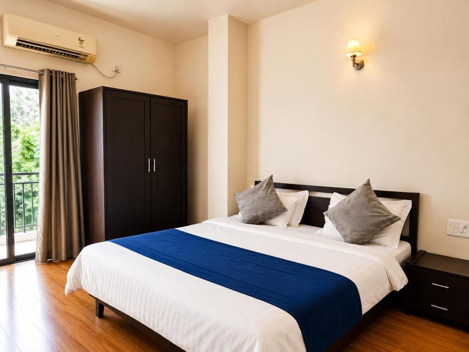 Bed, Photo of the whole room, Bedroom, wardrobe, air conditioner
