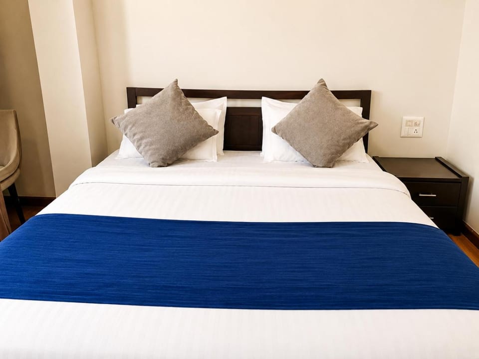 Bed, Photo of the whole room, Bedroom