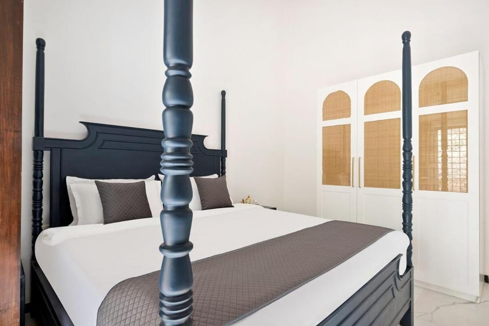 Casa Gulmohar 7BHK by Hottley Villa in Goa, India