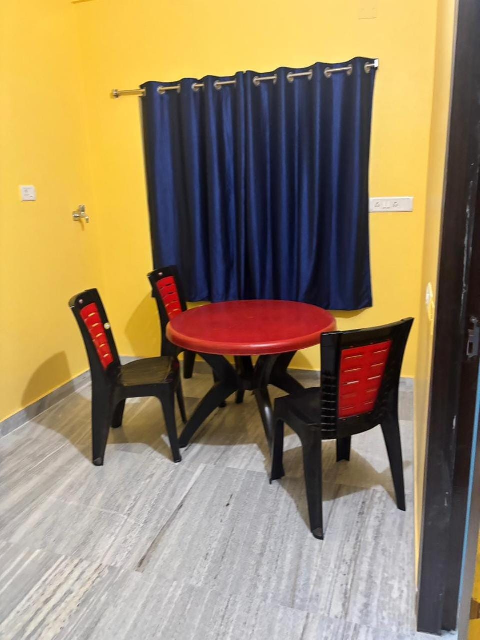 Lara home stay 1bhk Apartment in Kolkata