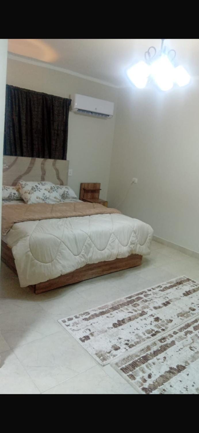 شقة انيقة بخمس غرف Apartment in Egypt