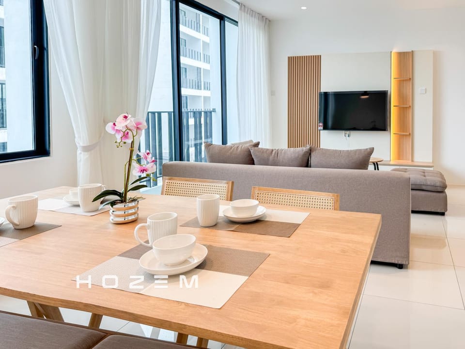 Communal lounge/ TV room, TV and multimedia, Living room, Seating area, Evening entertainment