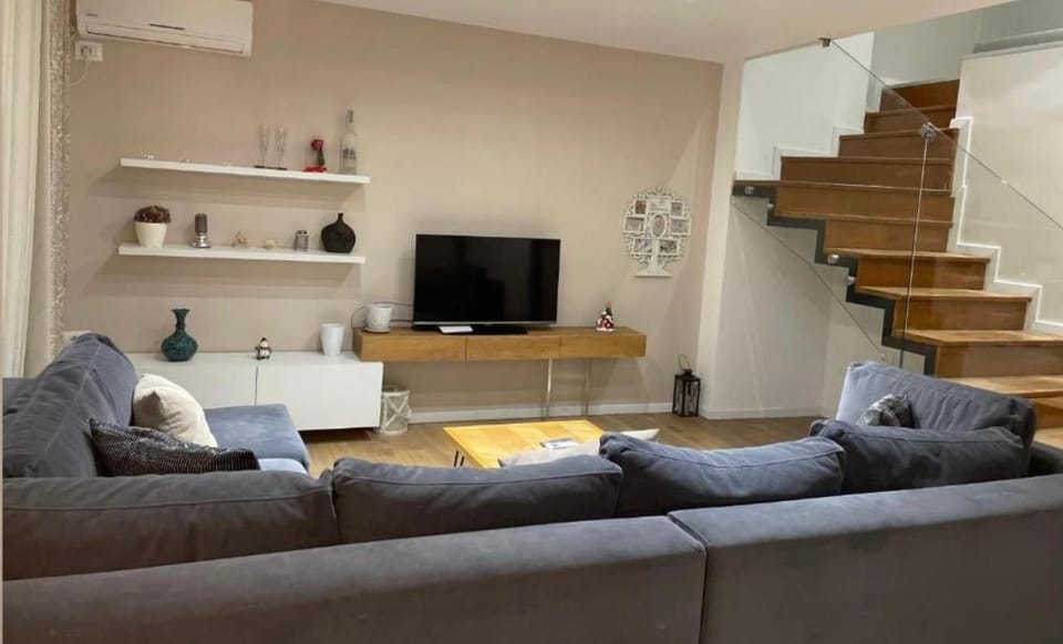 Luxury Duplex Golden Park 3 Apartment in Tirana