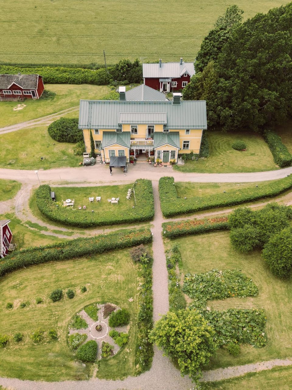 Property building, Garden