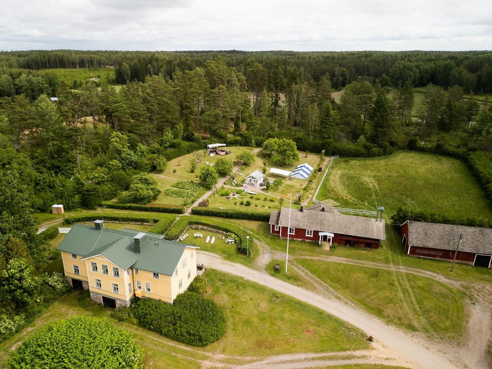 Property building, Garden