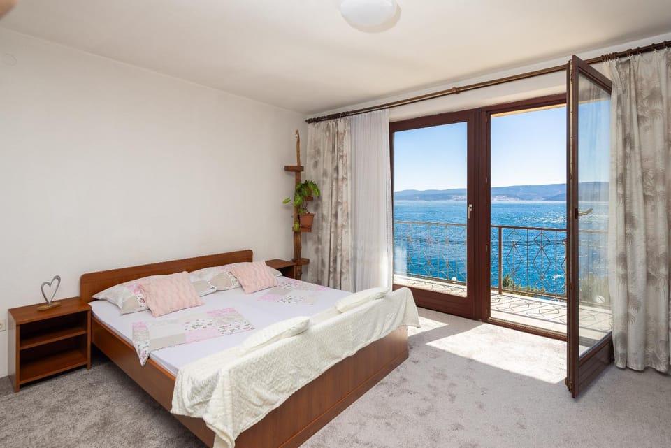 Bed, Balcony/Terrace, Sea view