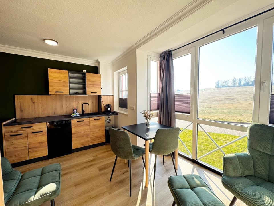 Dining area, kitchen