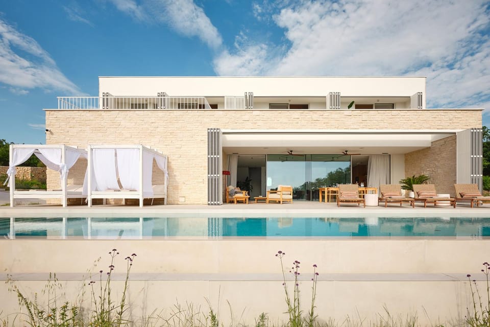 Property building, Swimming pool