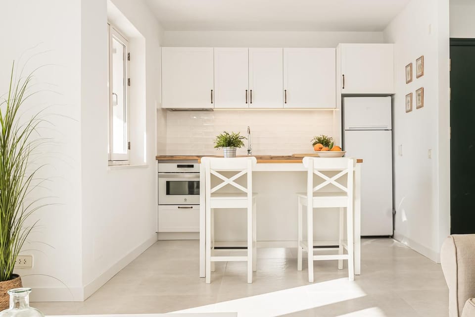 Kitchen or kitchenette, Living room