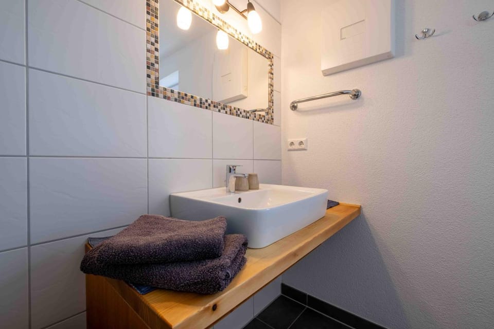 Bathroom, towels