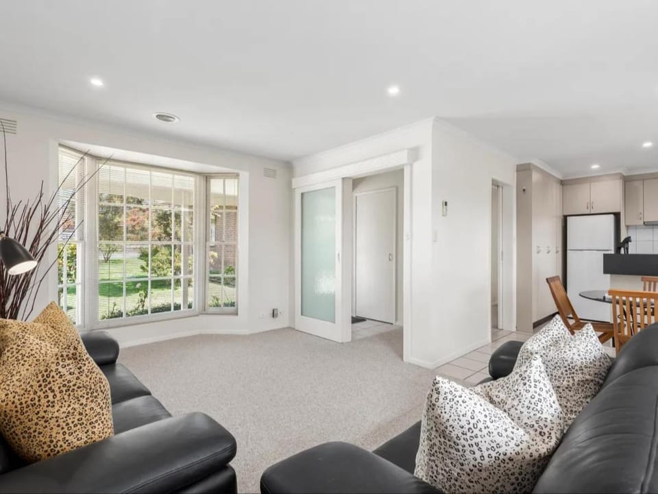 escape at Zeally Bay Torquay Apartment in Torquay