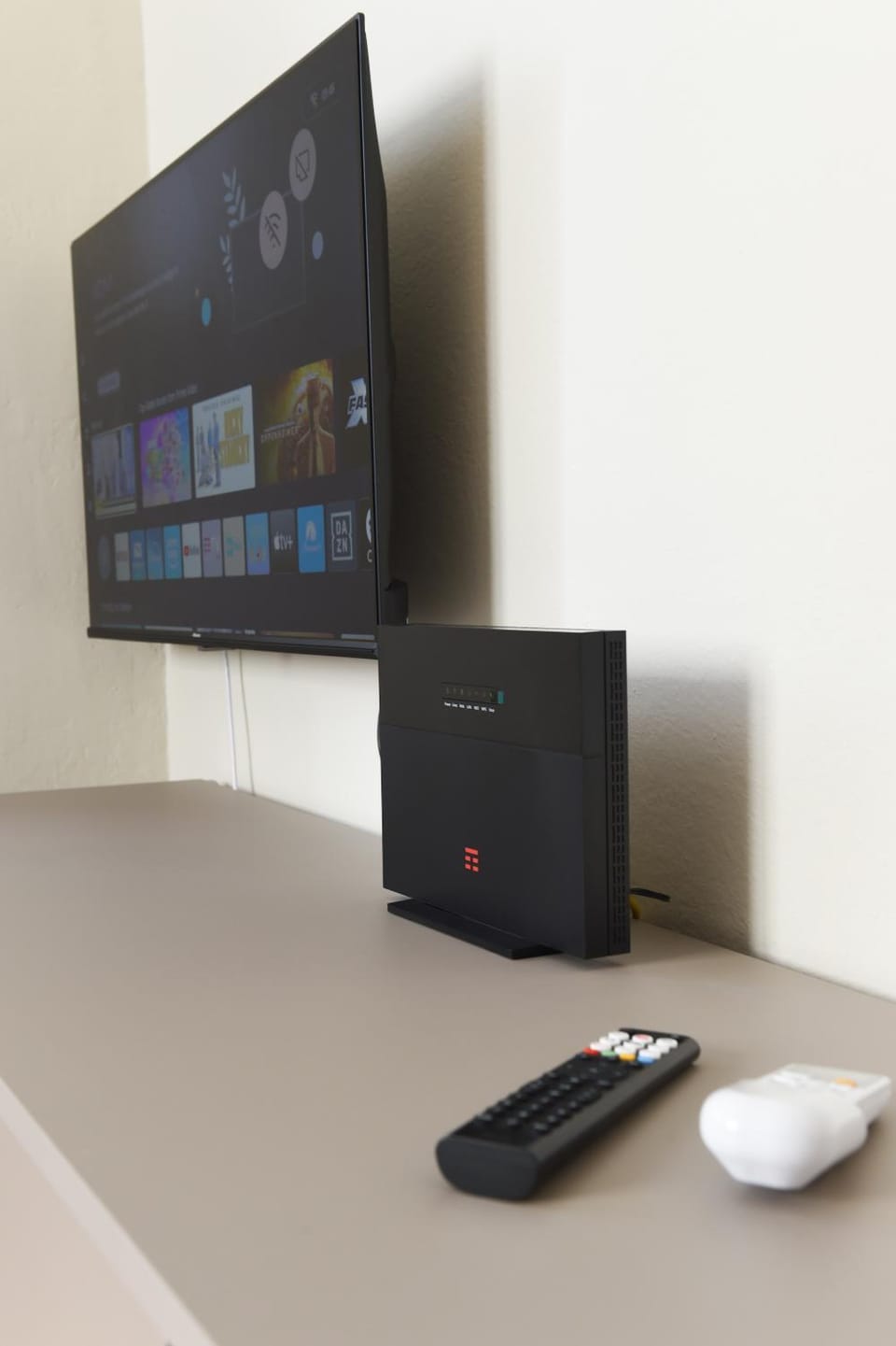 Communal lounge/ TV room, TV and multimedia