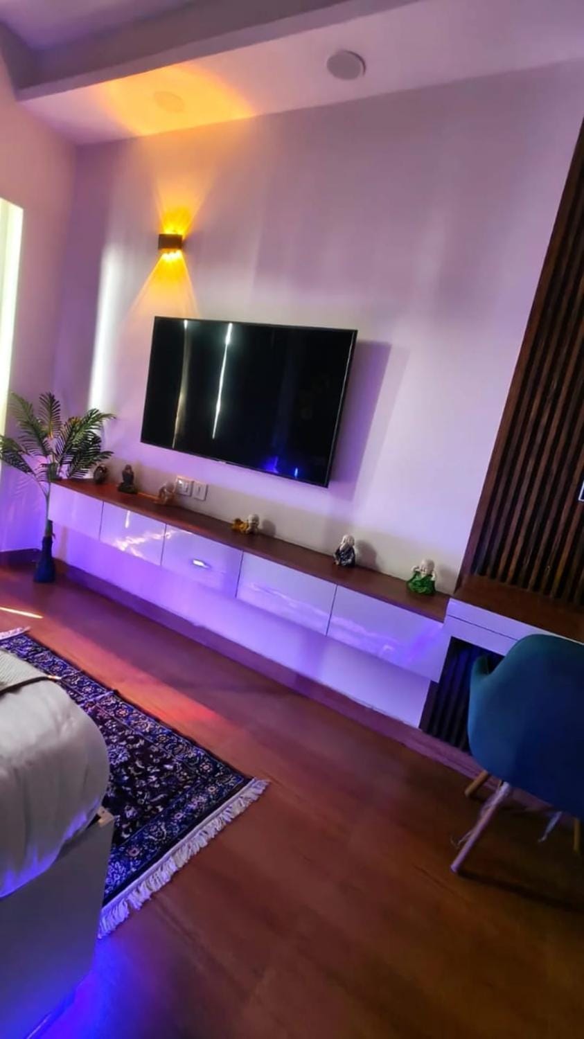 Caelume Luxury Studios Bed and Breakfast in Noida