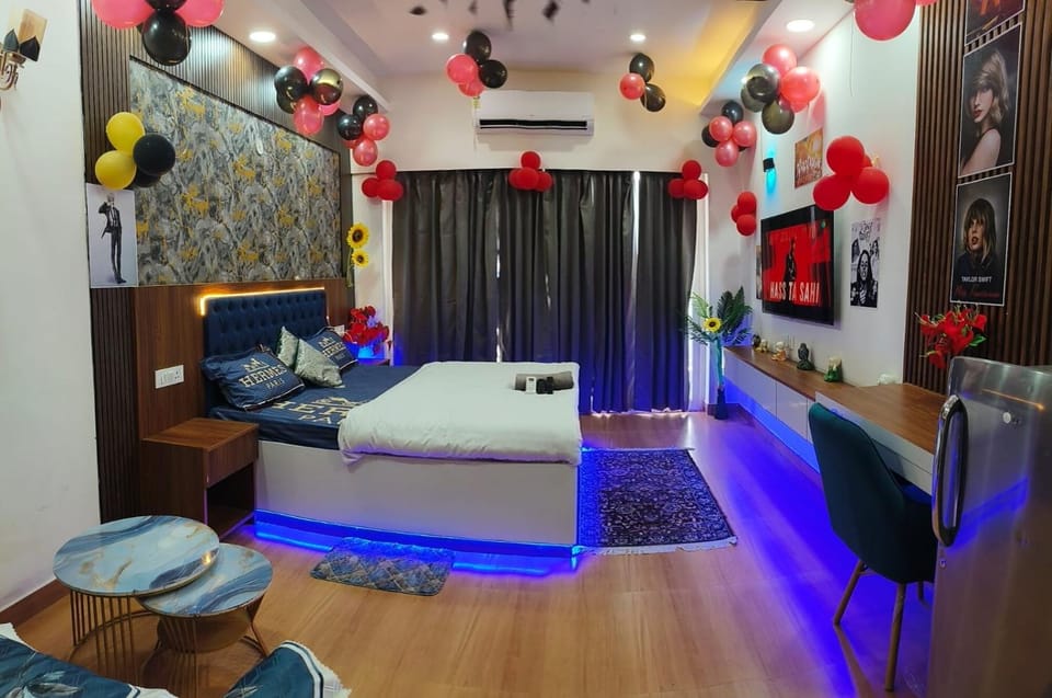 Caelume Luxury Studios Bed and Breakfast in Noida