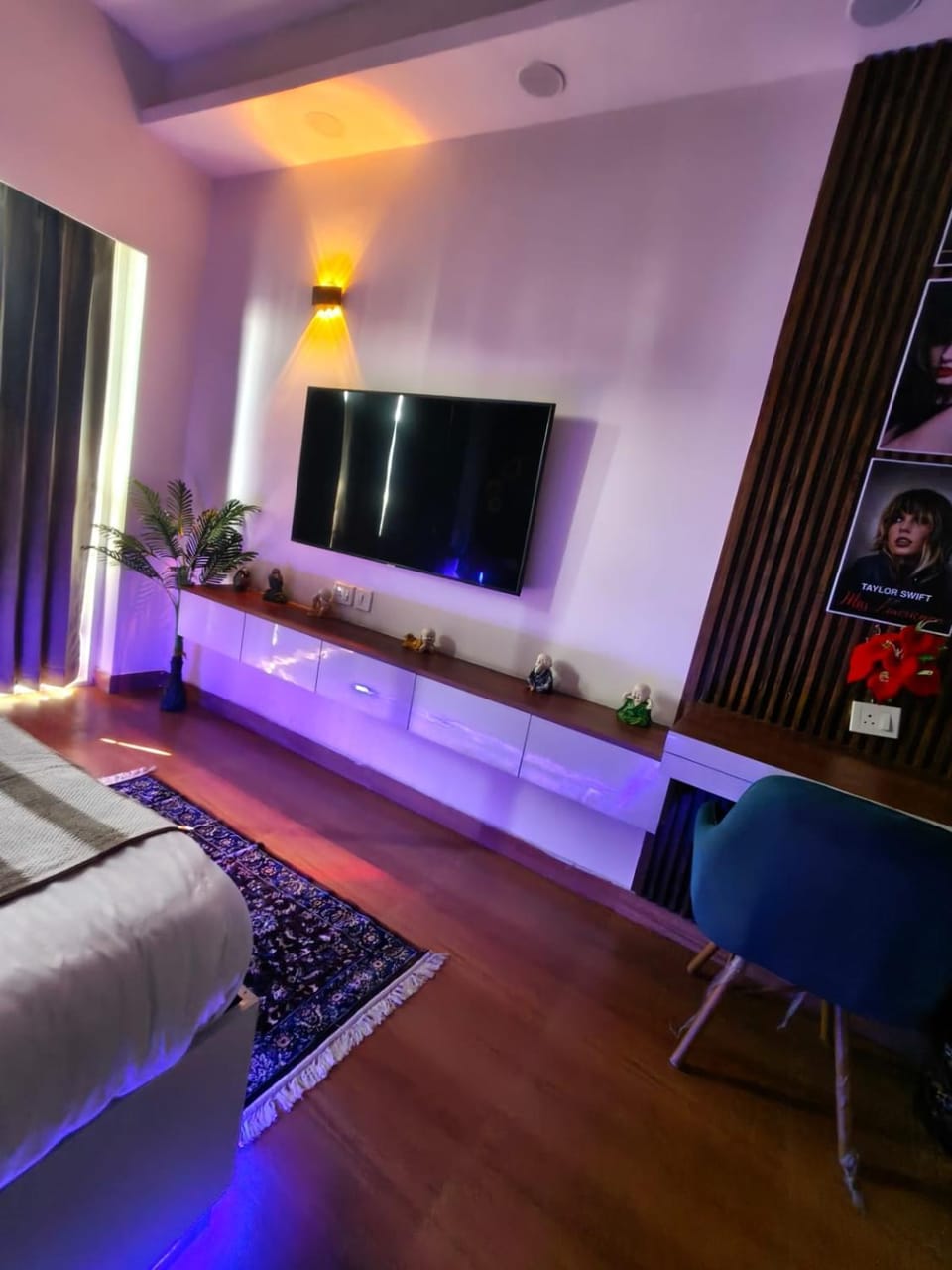 Caelume Luxury Studios Bed and Breakfast in Noida