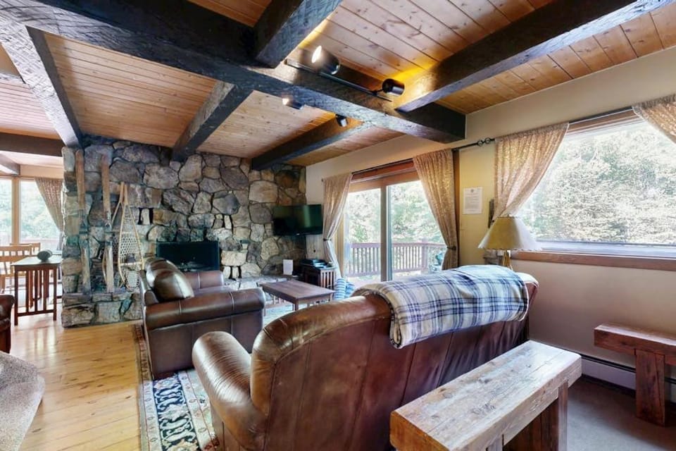 Iconic creekside mountain home with hot tub fireplaces balcony & amazing views House in Alta