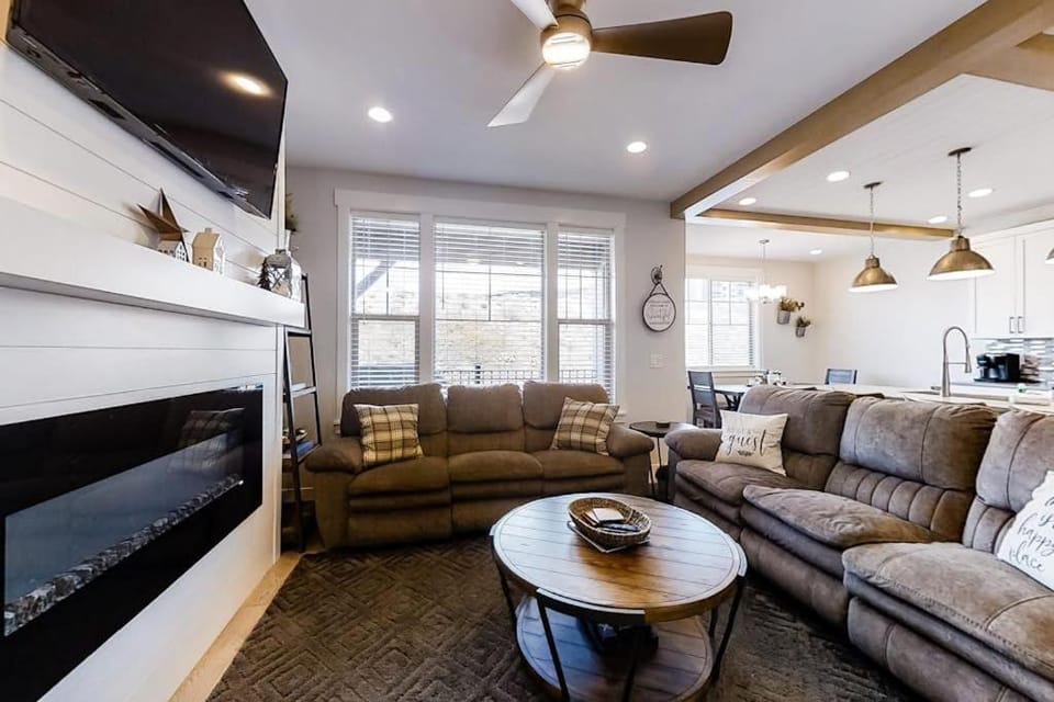 Cozy Park City Escape with Arcade Games - Near Jordanelle Gondola House in Wasatch County