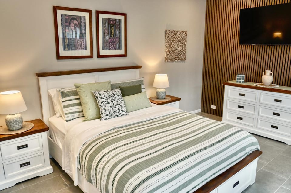 Bed, TV and multimedia