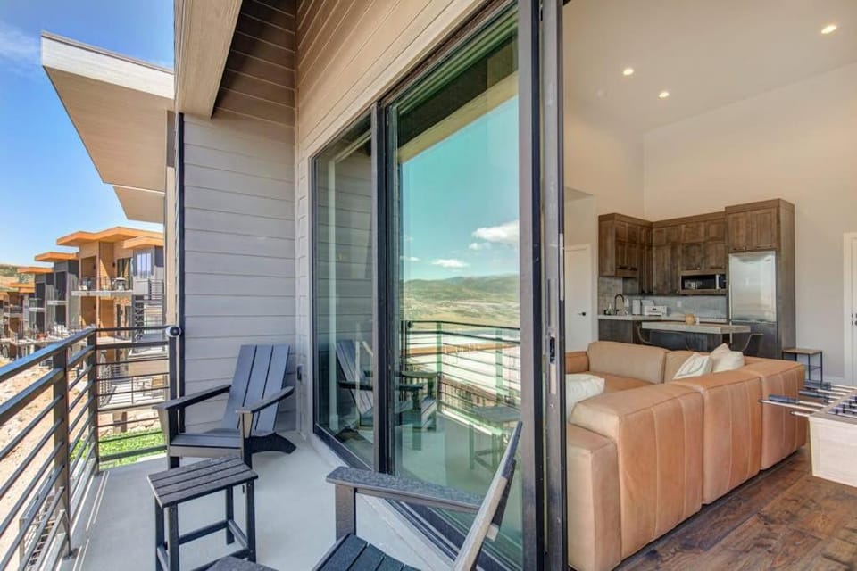 On Top of the Mountains - Unit A - Townhouse in Hideout with foosball table House in Hideout
