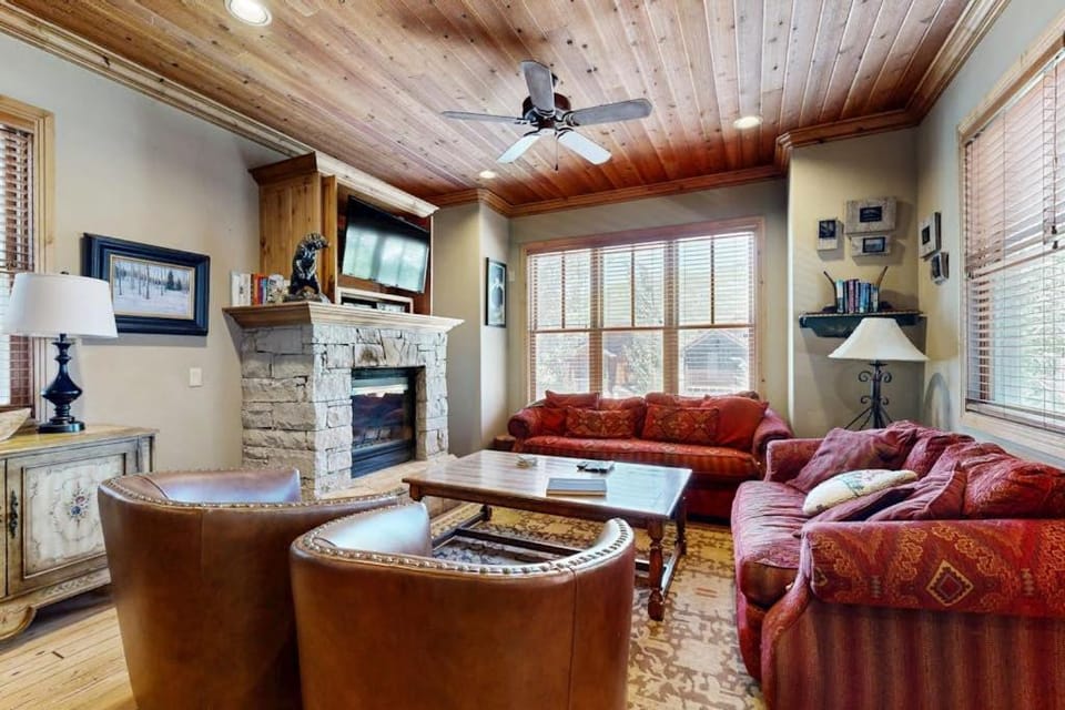 Home with Private Hot Tub Mountain Views & Resort Attractions House in Park City