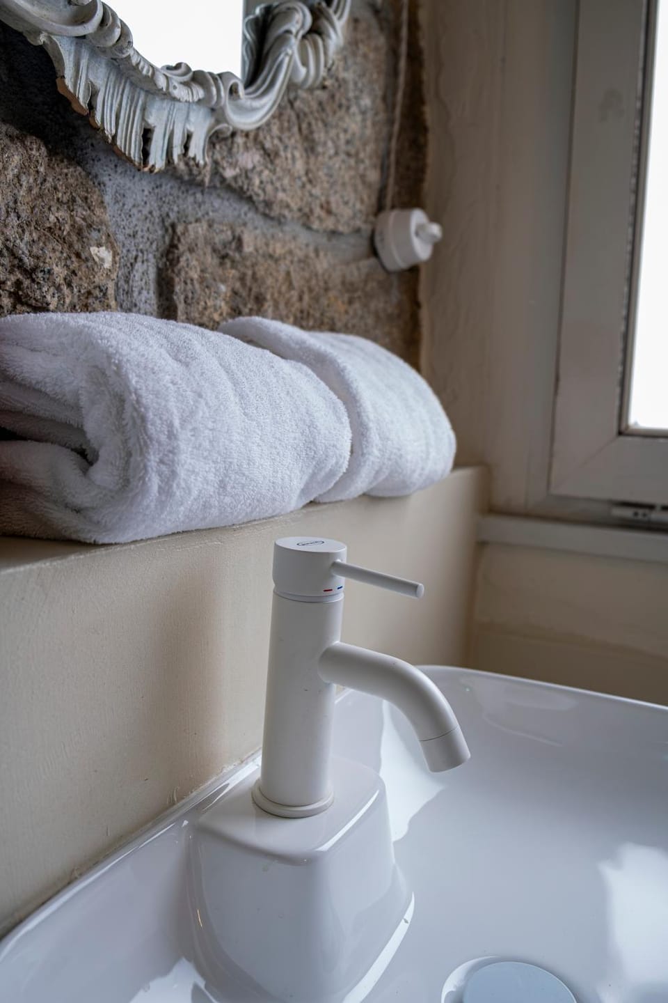 Bathroom, towels