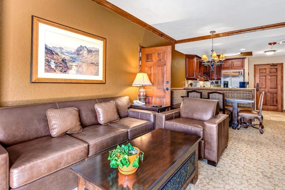 ski-in - ski-out Condo with Shared Hot Tubs and Pools & High-Speed WiFi House in Wasatch County