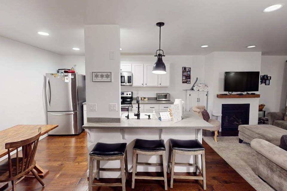 Dog-friendly Old Town Empire Condo near resort with ski storage House in Park City