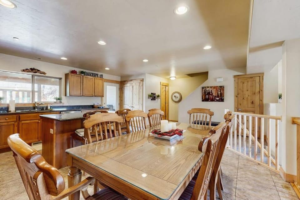 Remarkable Bear Hollow townhome with private hot tub and an EV charger House in Summit Park