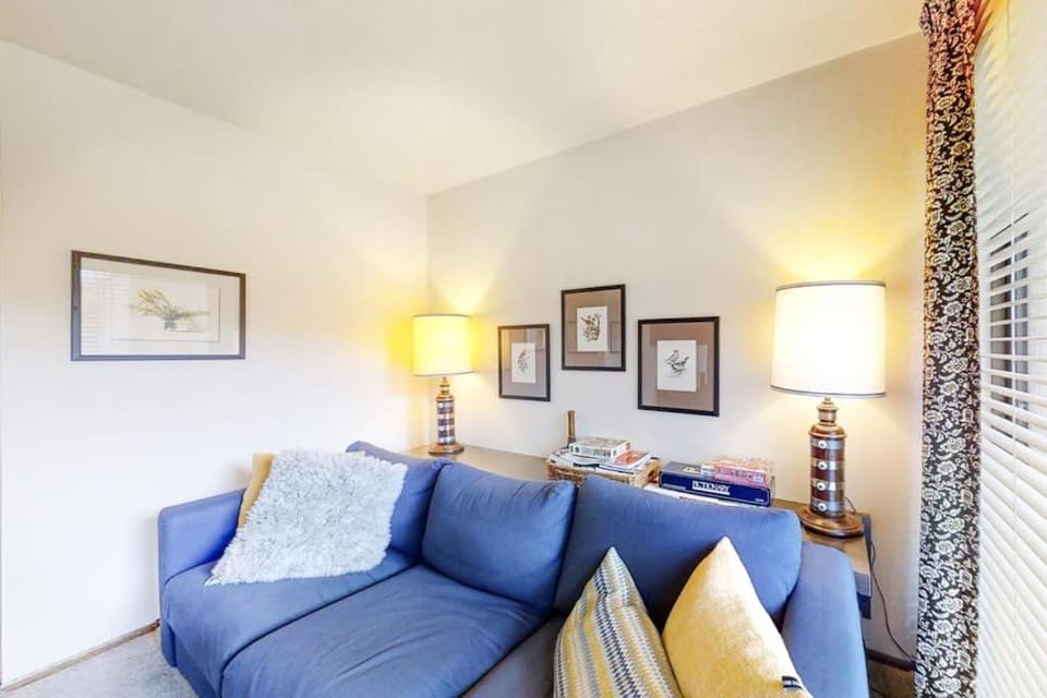 Peaceful Villa with Loft - Front Porch 2 Balconies - Next to Rec Center House in Snyderville