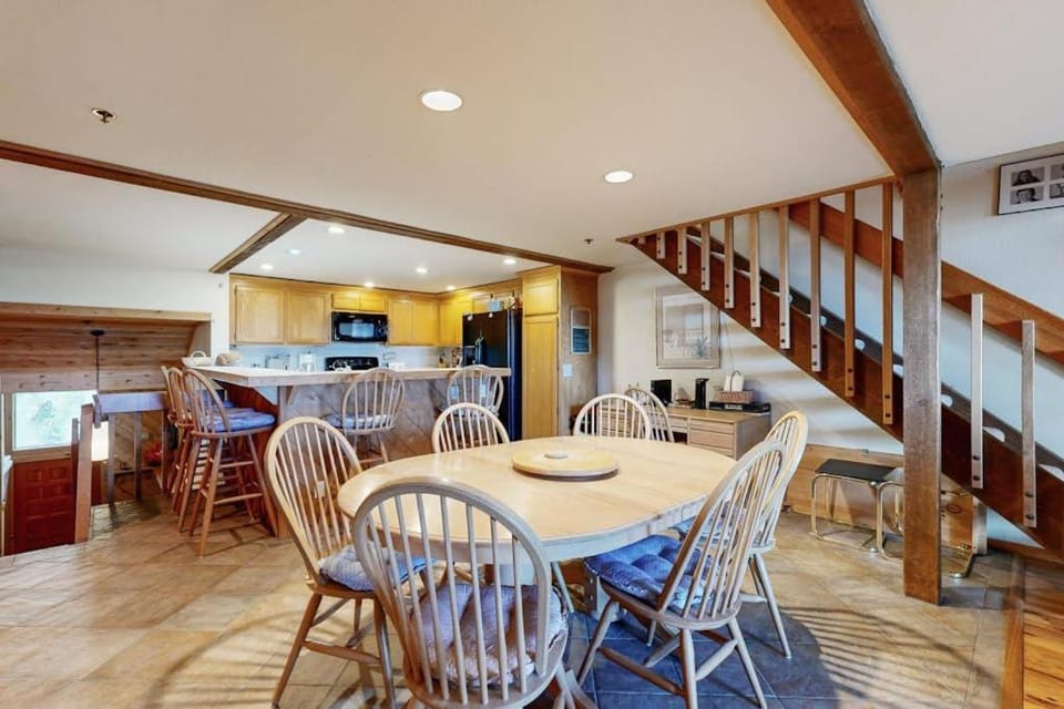 Deer Valley Resort Townhome with Hot Tub Pool & Tennis - Close to Ski Lifts House in Park City
