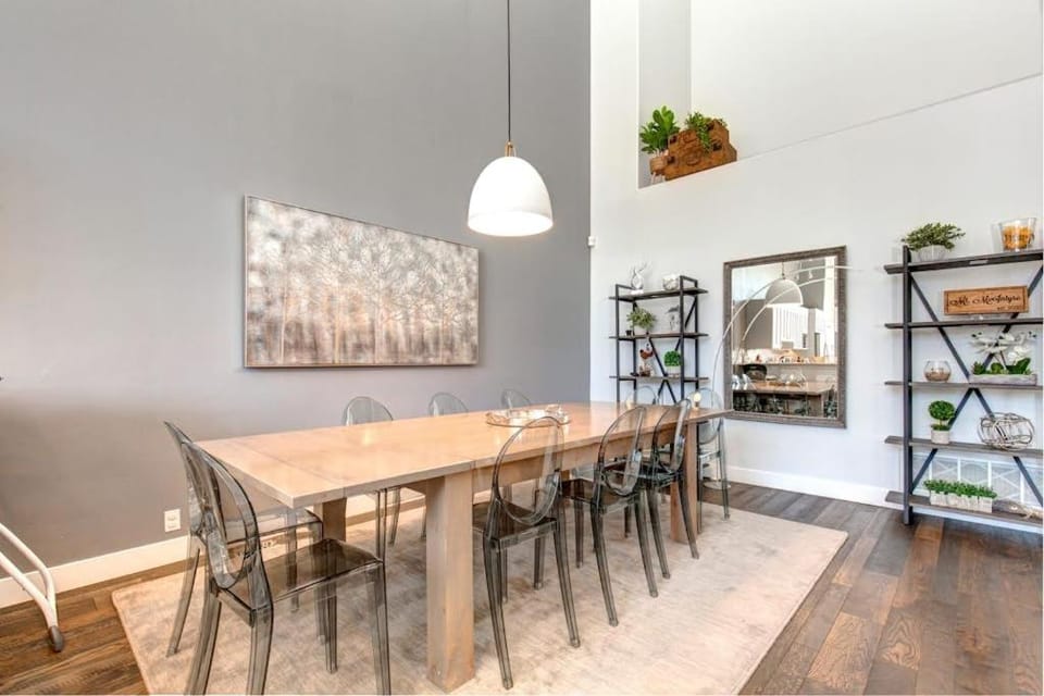 Luxe townhome with pool private hot tub washer & dryer & garage House in Snyderville