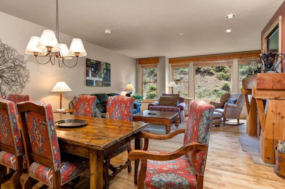Luxurious peaceful Deer Valley Condominium - great location House in Park City