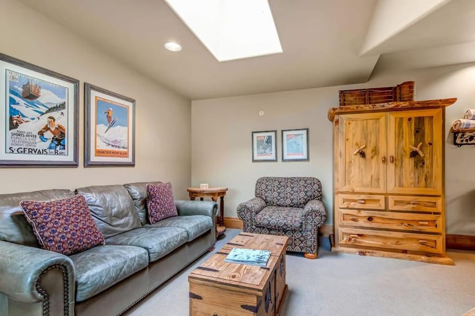 Top floor view Hotel Studio close to everything House in Park City