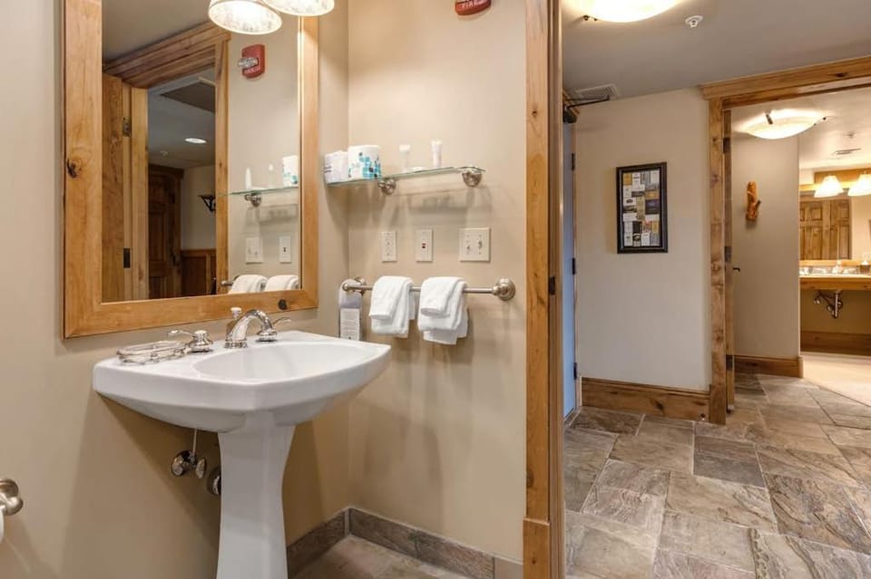 Epic view condo with fireplaces & close to everything House in Park City